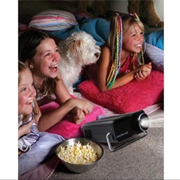 Wonderwall Entertainment Projector - Picture 8 of 8